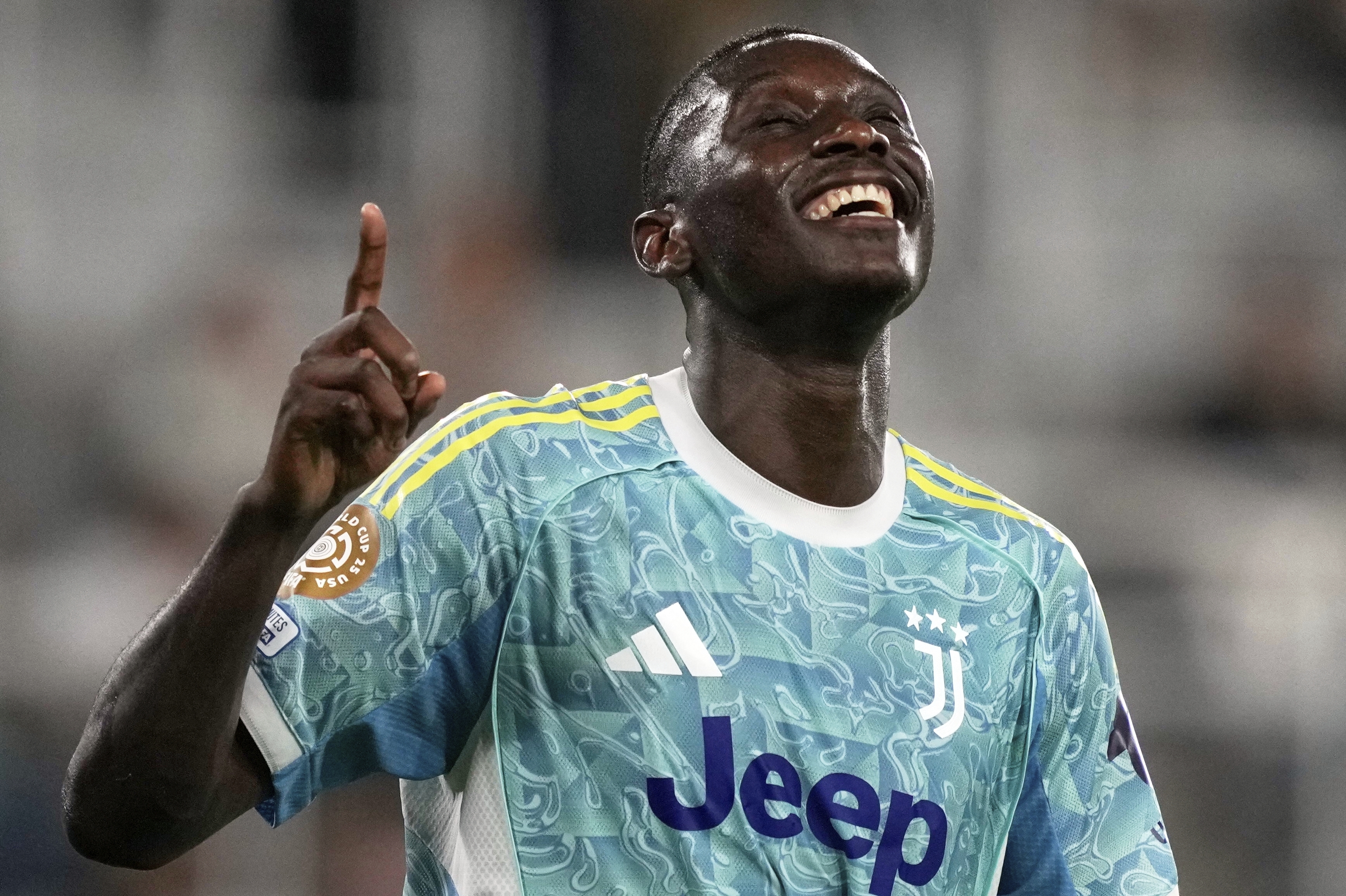 Randal Kolo Muani'den transfer açıklaması: Burada mutluyum