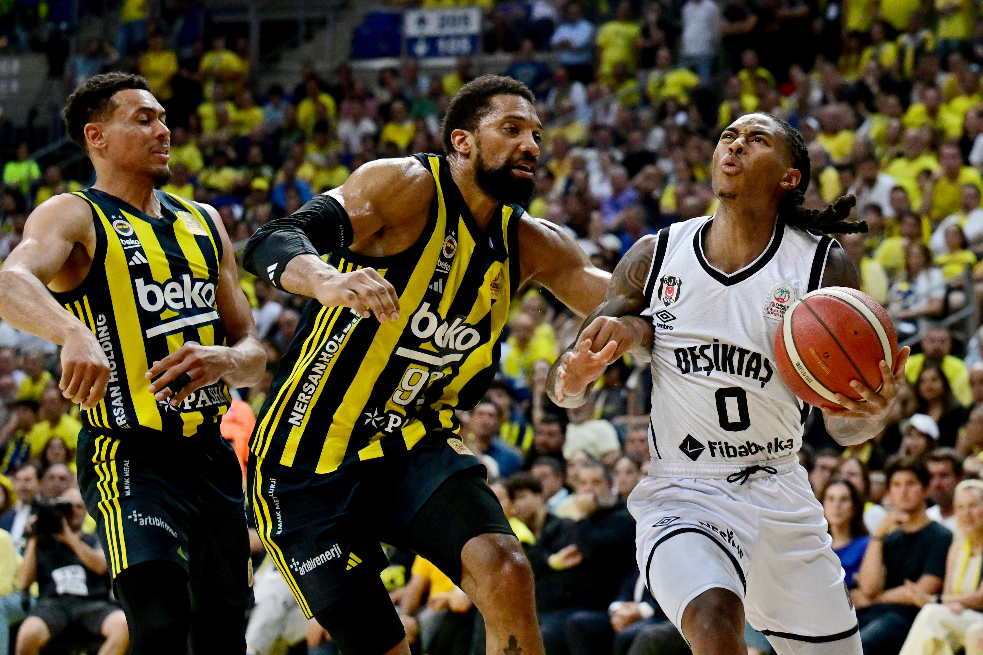 Fenerbahçe'ye para cezası