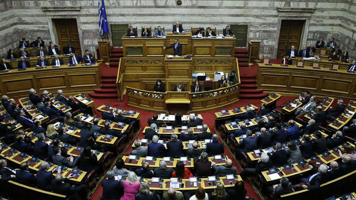 Yolsuzluk iddiaları komşuyu karıştırdı: Yunanistan hükümetinde istifa çatlağı