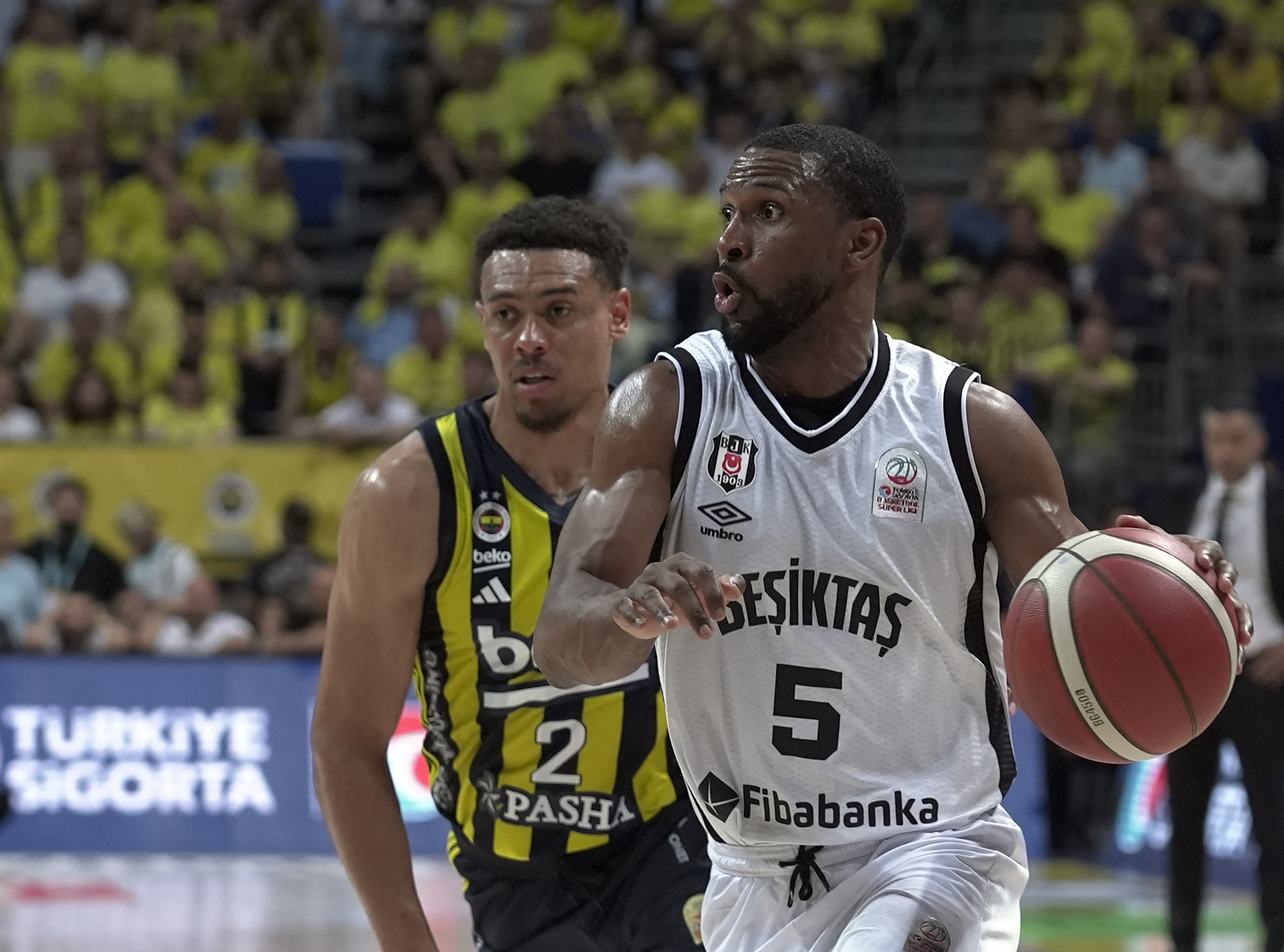 Beşiktaş, ABD'li basketbolcu Derek Needham ile yollarını ayırdı