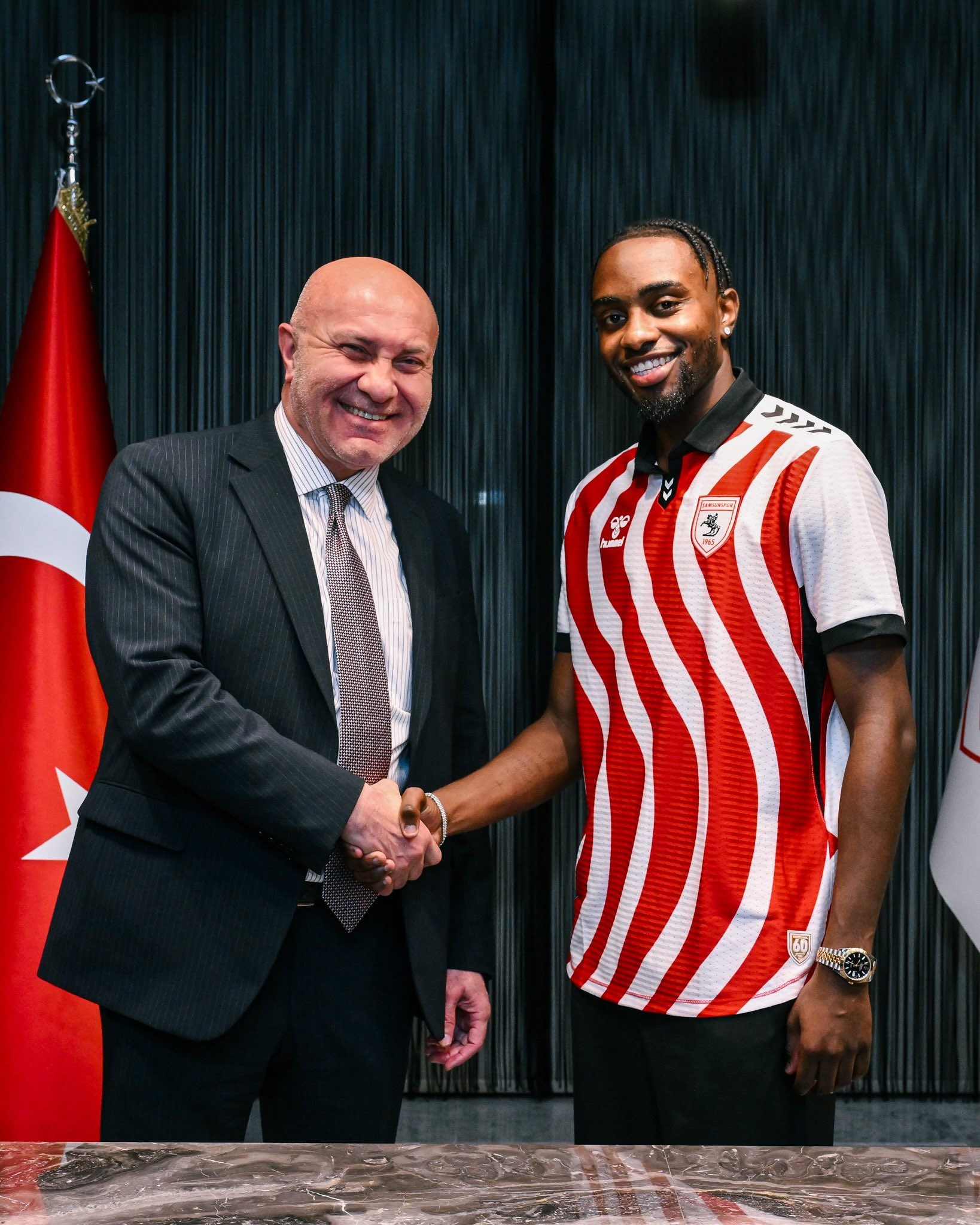 Samsunspor yeni orta sahasını açıkladı
