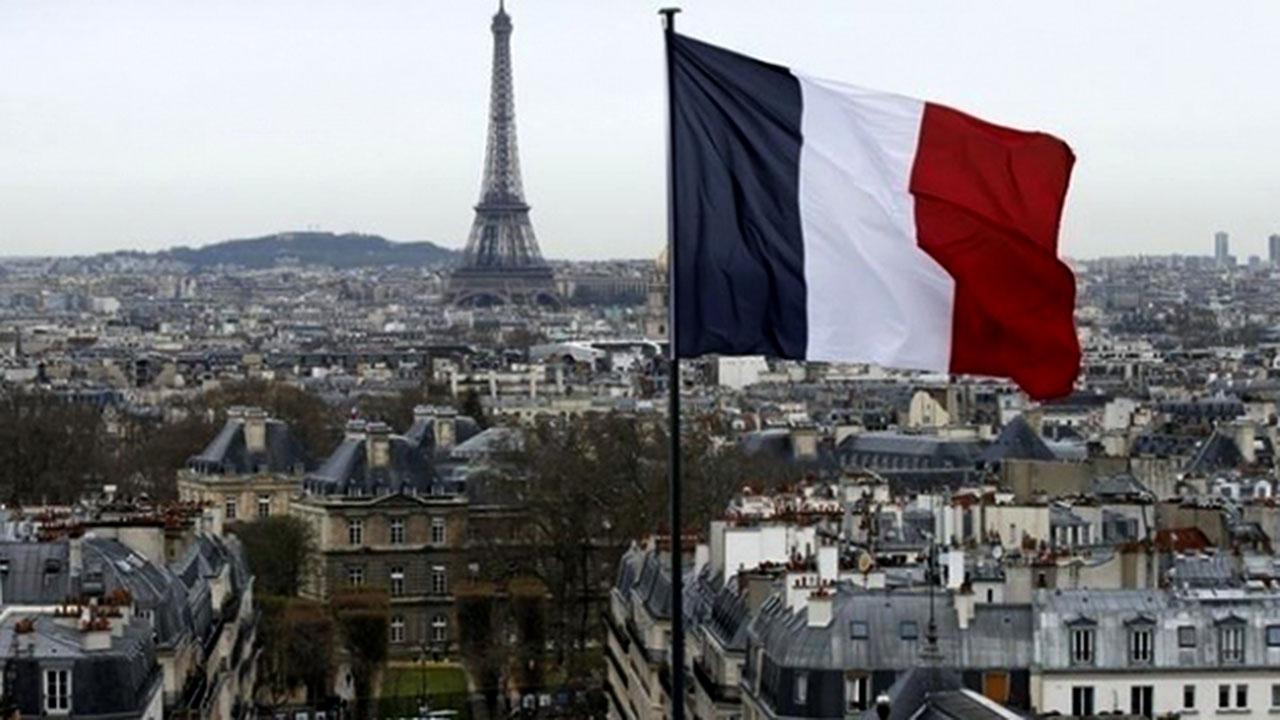 Fransa'da grev: Paris ve çeşitli şehirlerde bazı uçuşlar iptal edildi