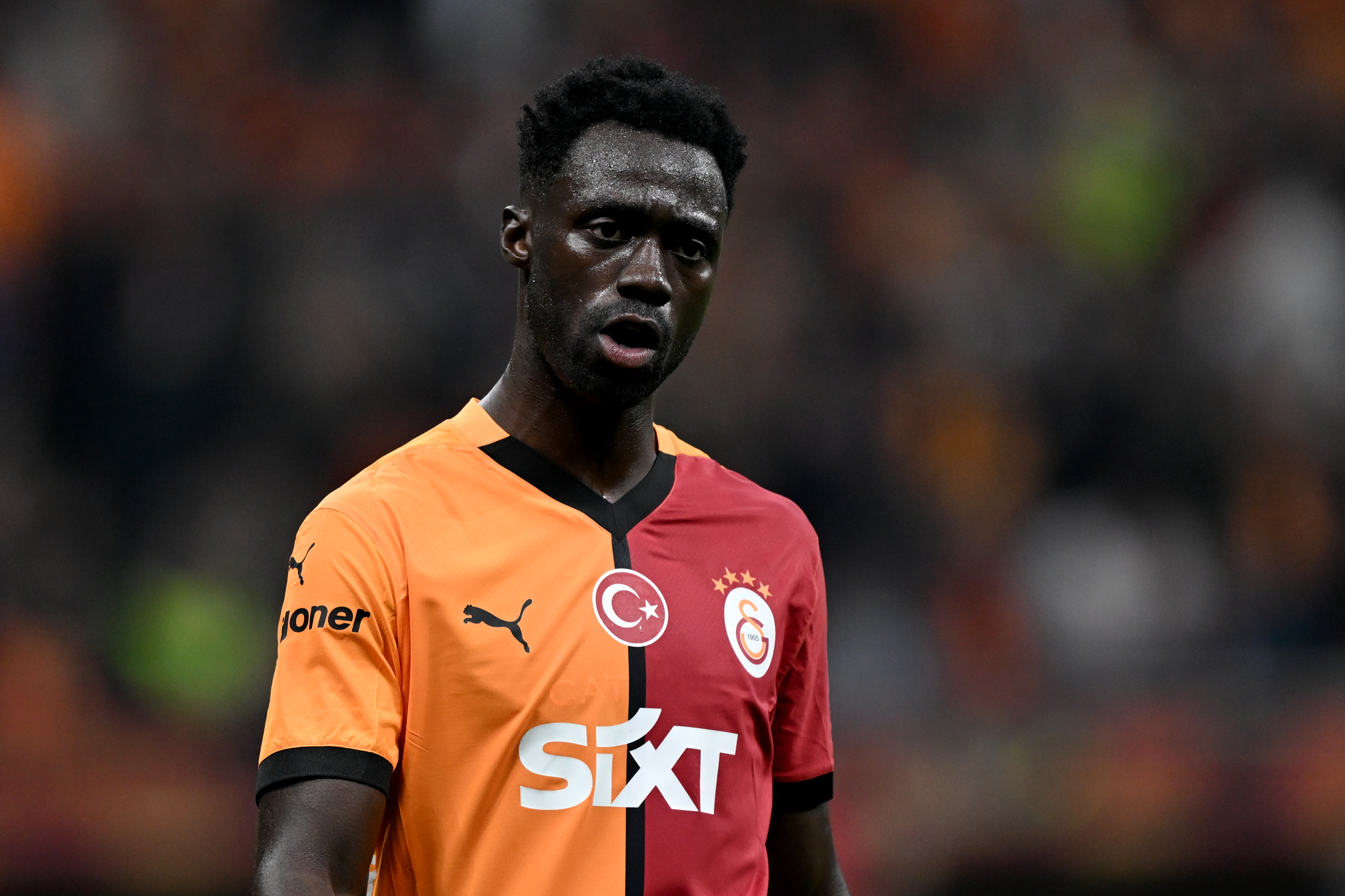 Davinson Sanchez'i duyurdular! Galatasaray'dan ayrılabilir