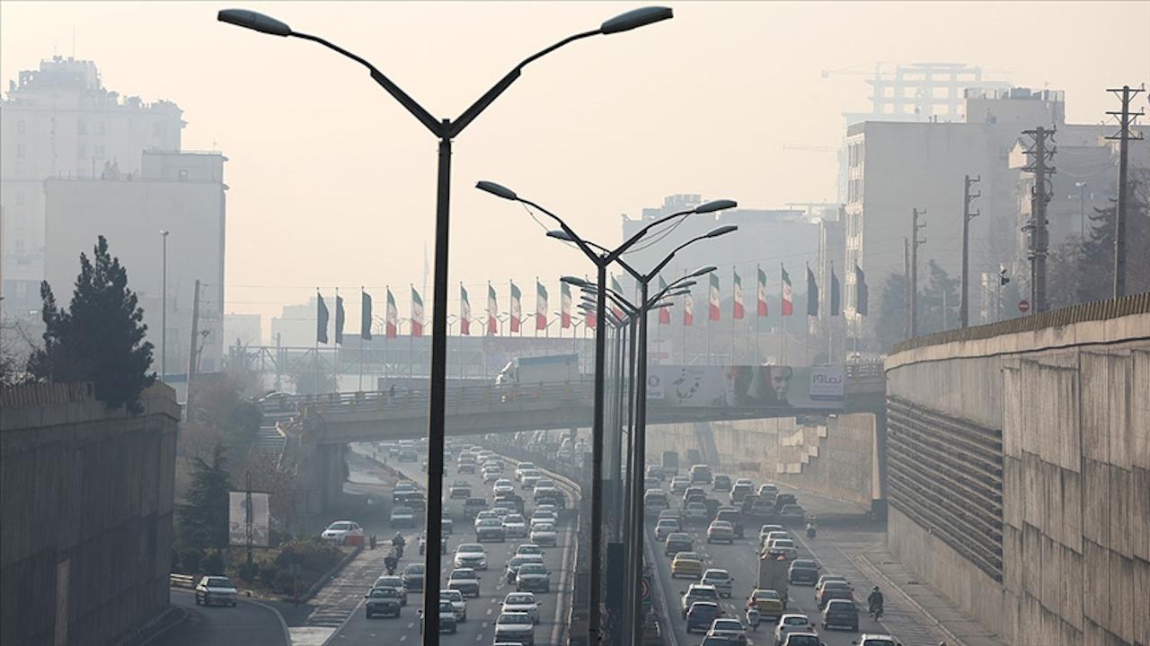 Tahran'da bir binada doğalgaz patlaması: 4 yaralı