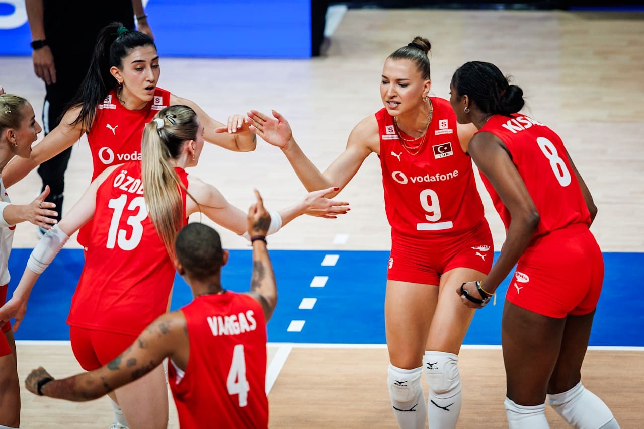 Üst üste 3. yenilgi! Filenin Sultanları, Sırbistan'a kaybetti