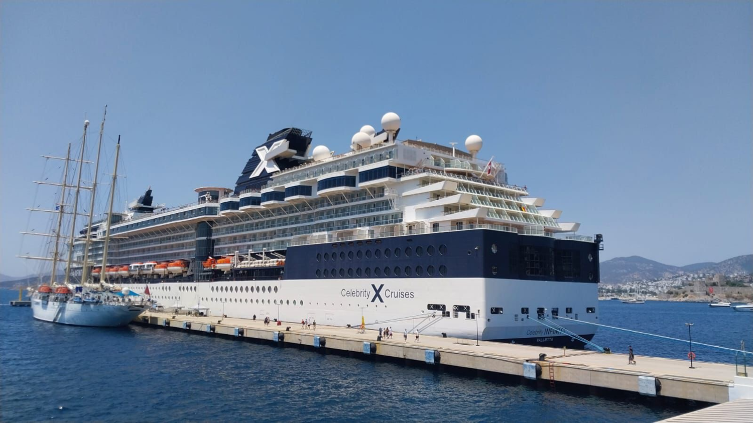 Bodrum'a kruvaziyerle turist akını!