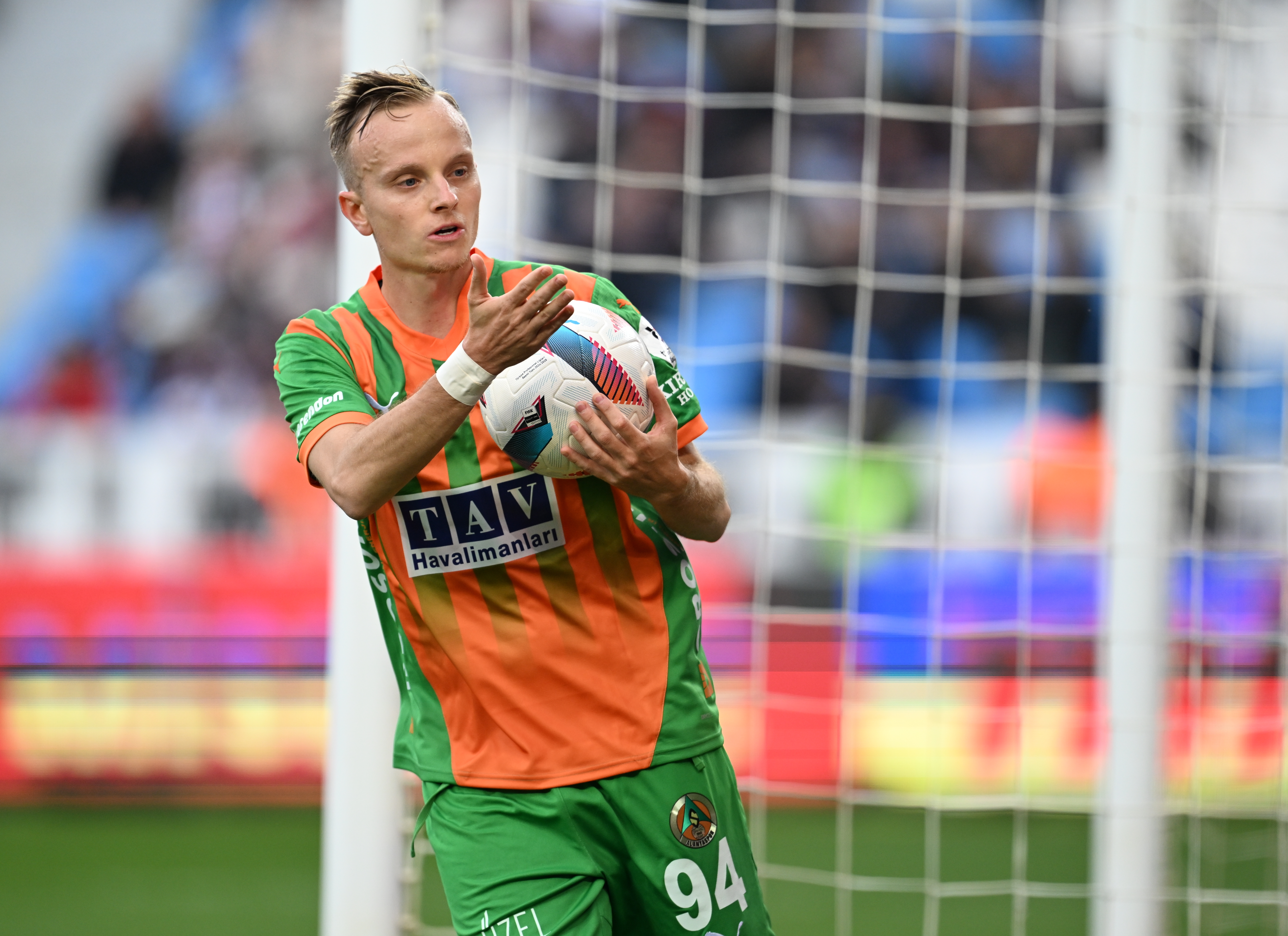 Florent Hadergjonaj: Kariyerimdeki en iyi sezonlarımdan biriydi