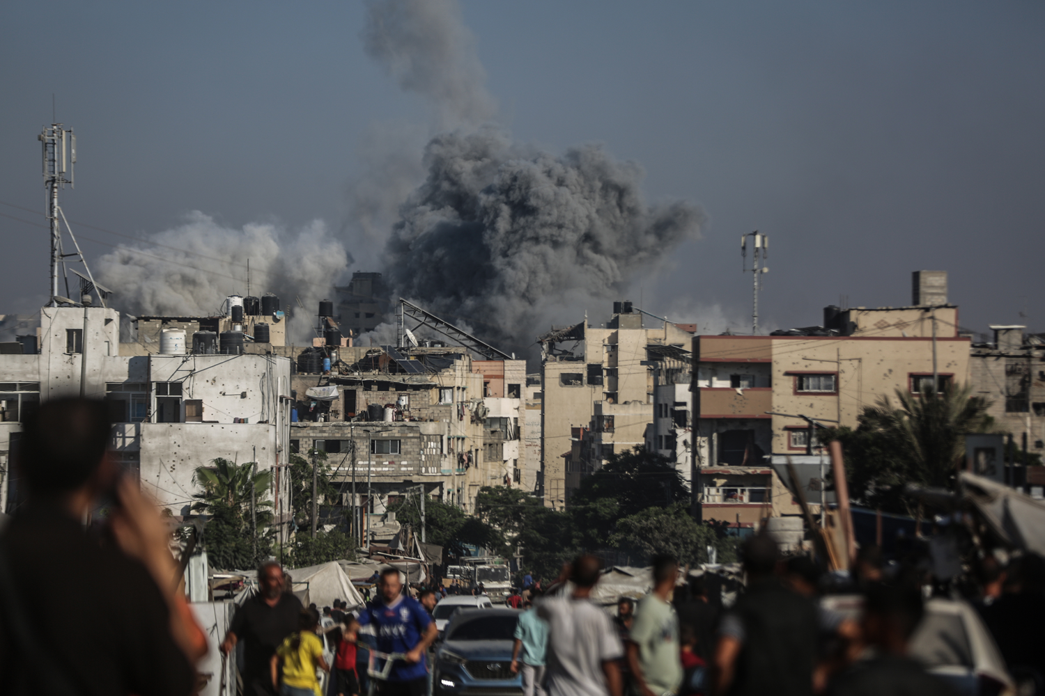 Katil İsrail'in saldırılarında 51 Gazzeli hayatını kaybetti
