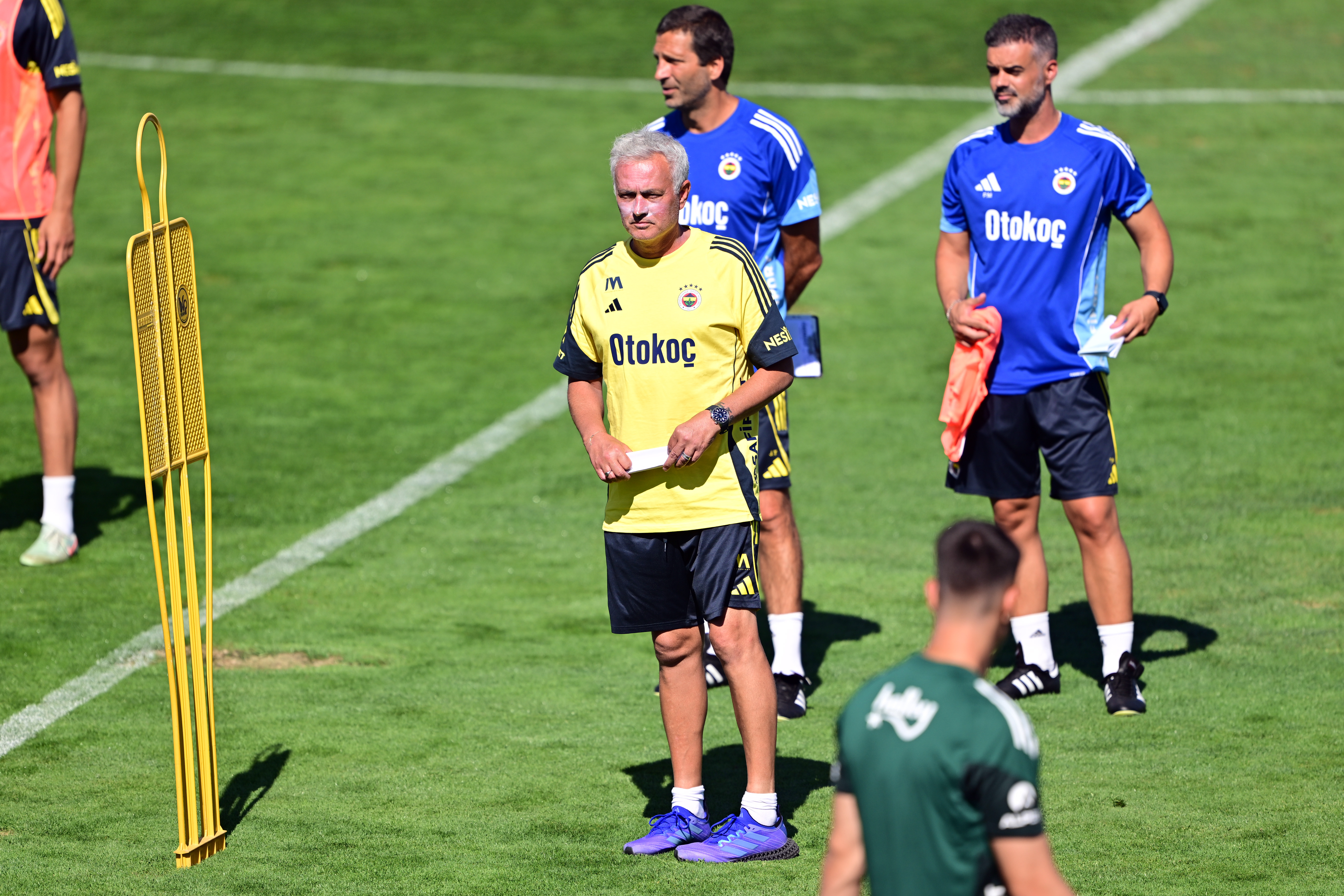 Fenerbahçe, ilk hazırlık maçına 6 eksikle çıktı