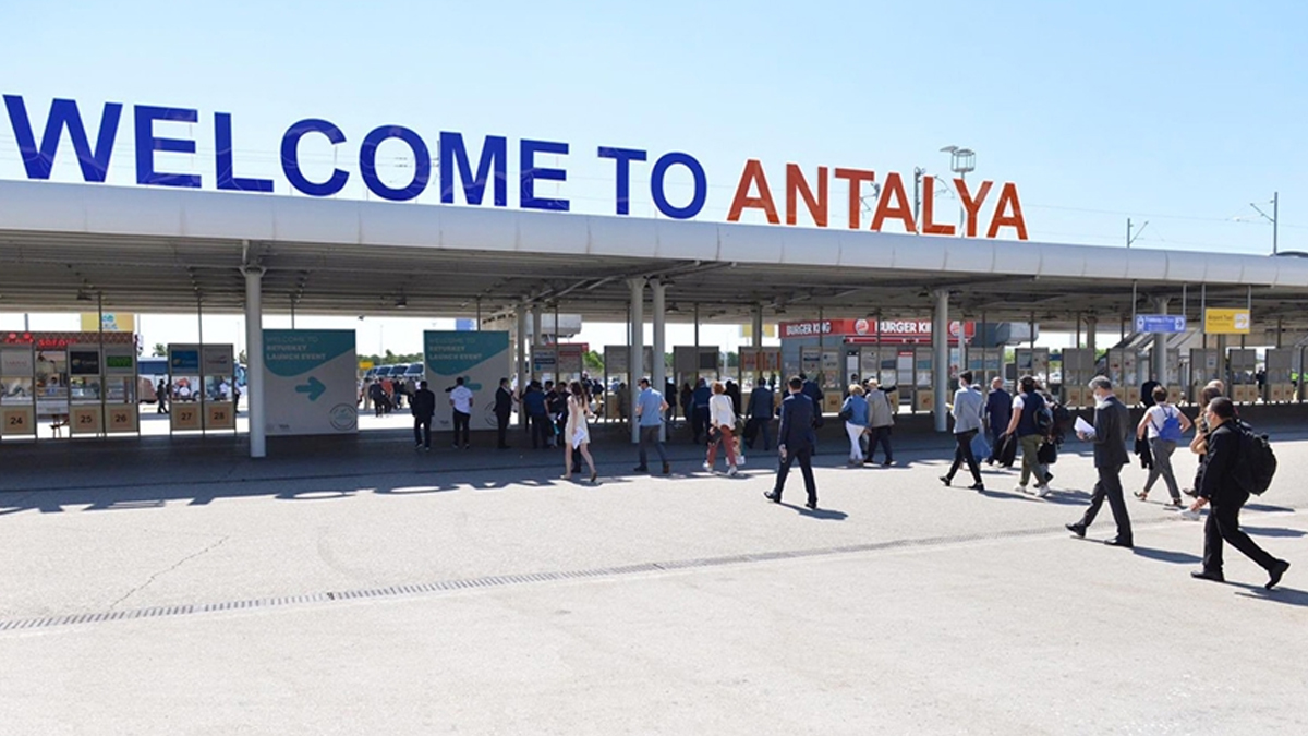 Antalya'da temmuz rekoru: 102 binden fazla yabancı ziyaretçi ağırlandı