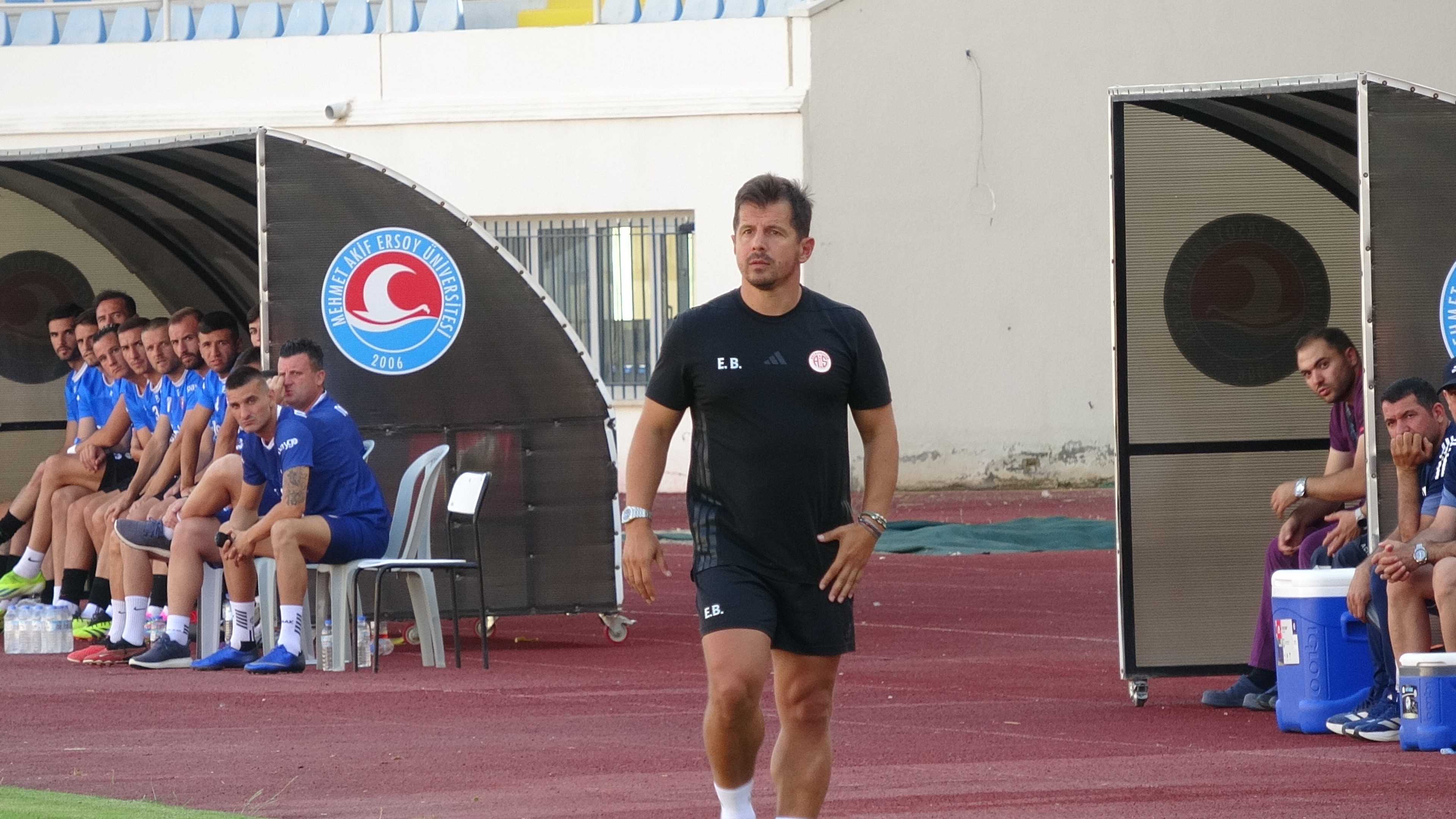 Emre Belözoğlu: Zor bir süreçte mücadele ediyoruz