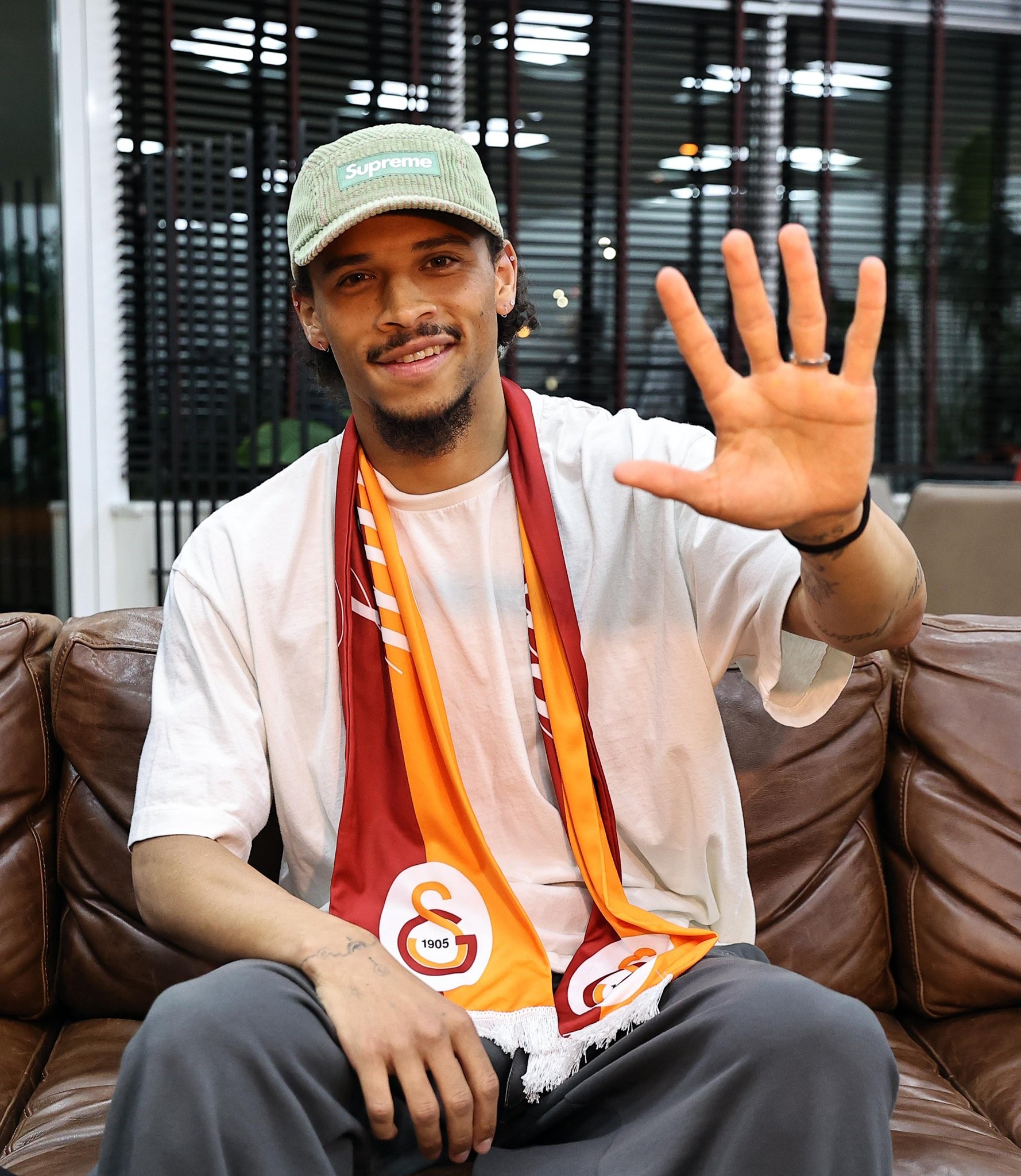 Galatasaray'ın yeni yıldızı Leroy Sane, İstanbul'da