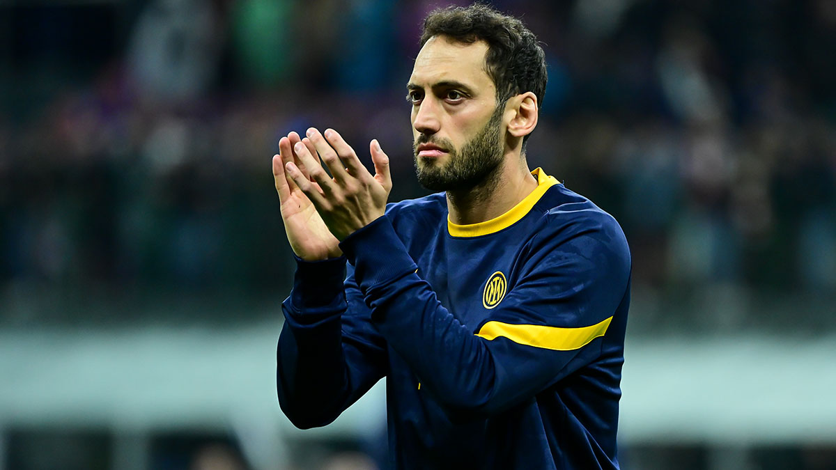 Hakan Çalhanoğlu'nun menajerinden açıklama geldi!
