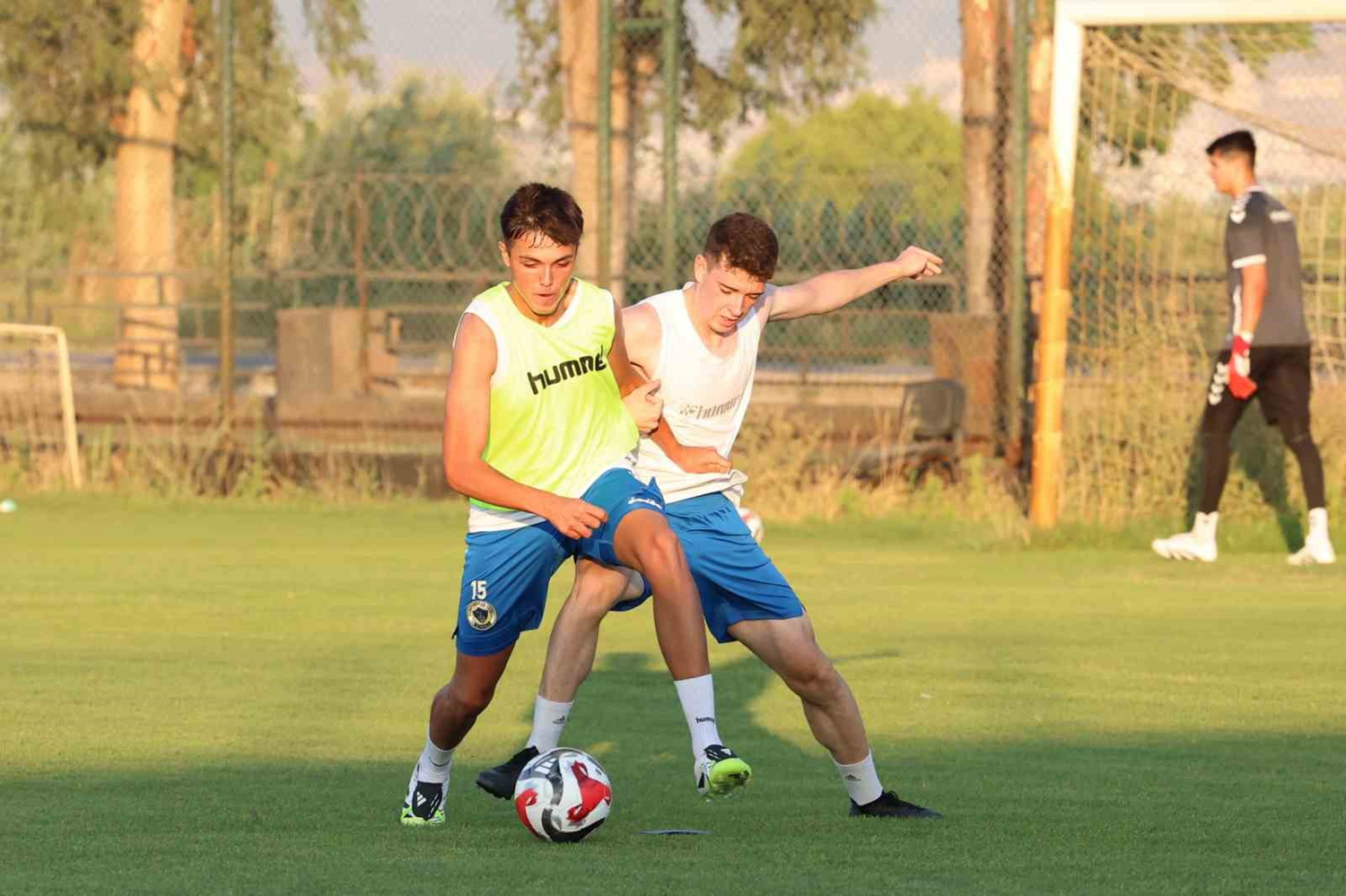 Menemen FK'dan, Göktürk Efe'ye profesyonel sözleşme