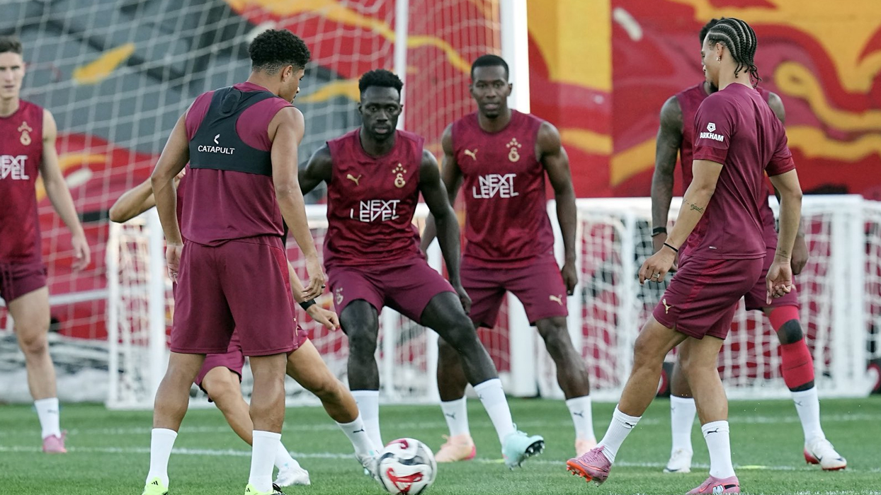 Galatasaray, Strasbourg maçı öncesi pas ve taktik çalıştı