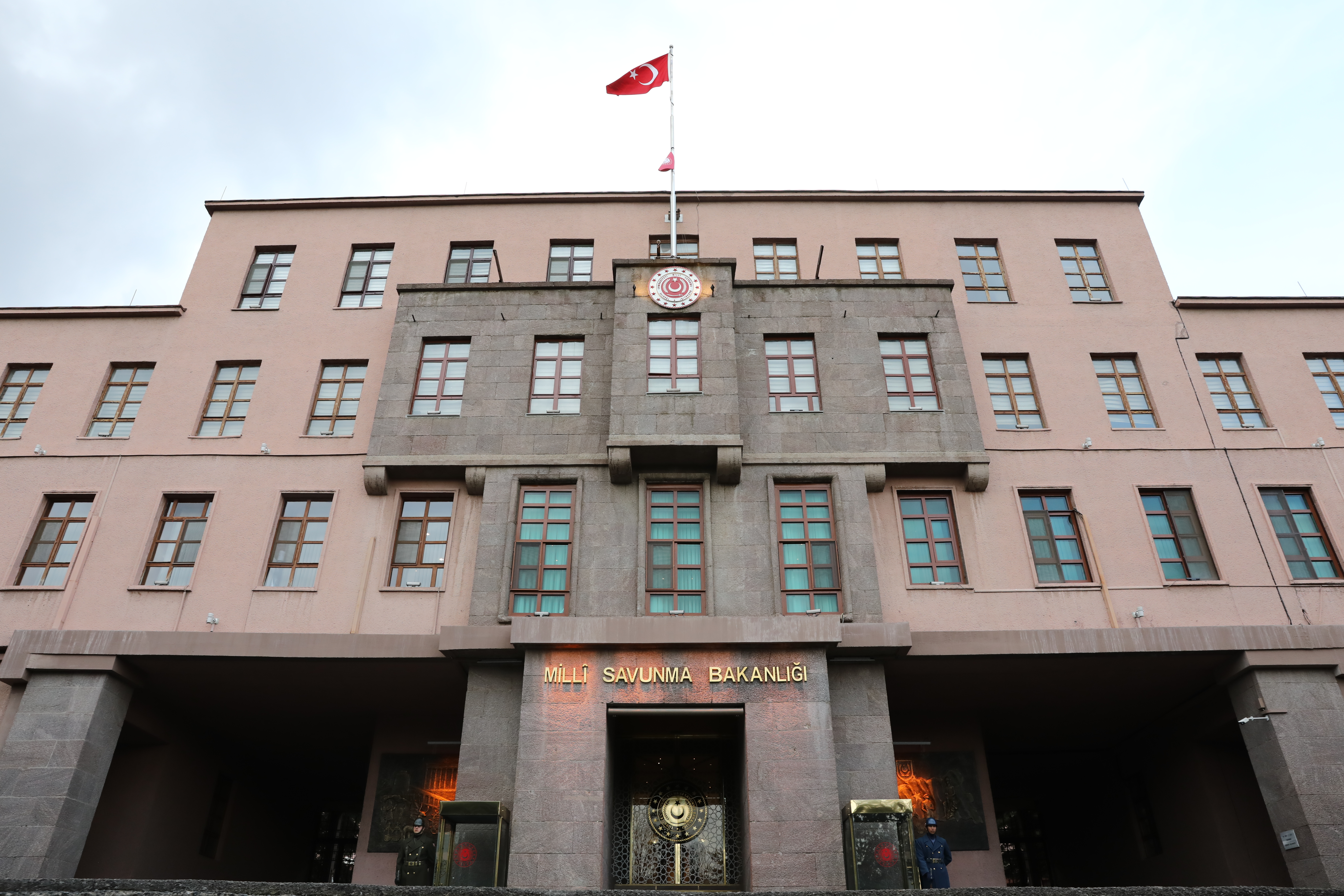 MSB'ye uzaman yardımcısı ve sürekli işçi alınacak: Başvurular bugün başladı