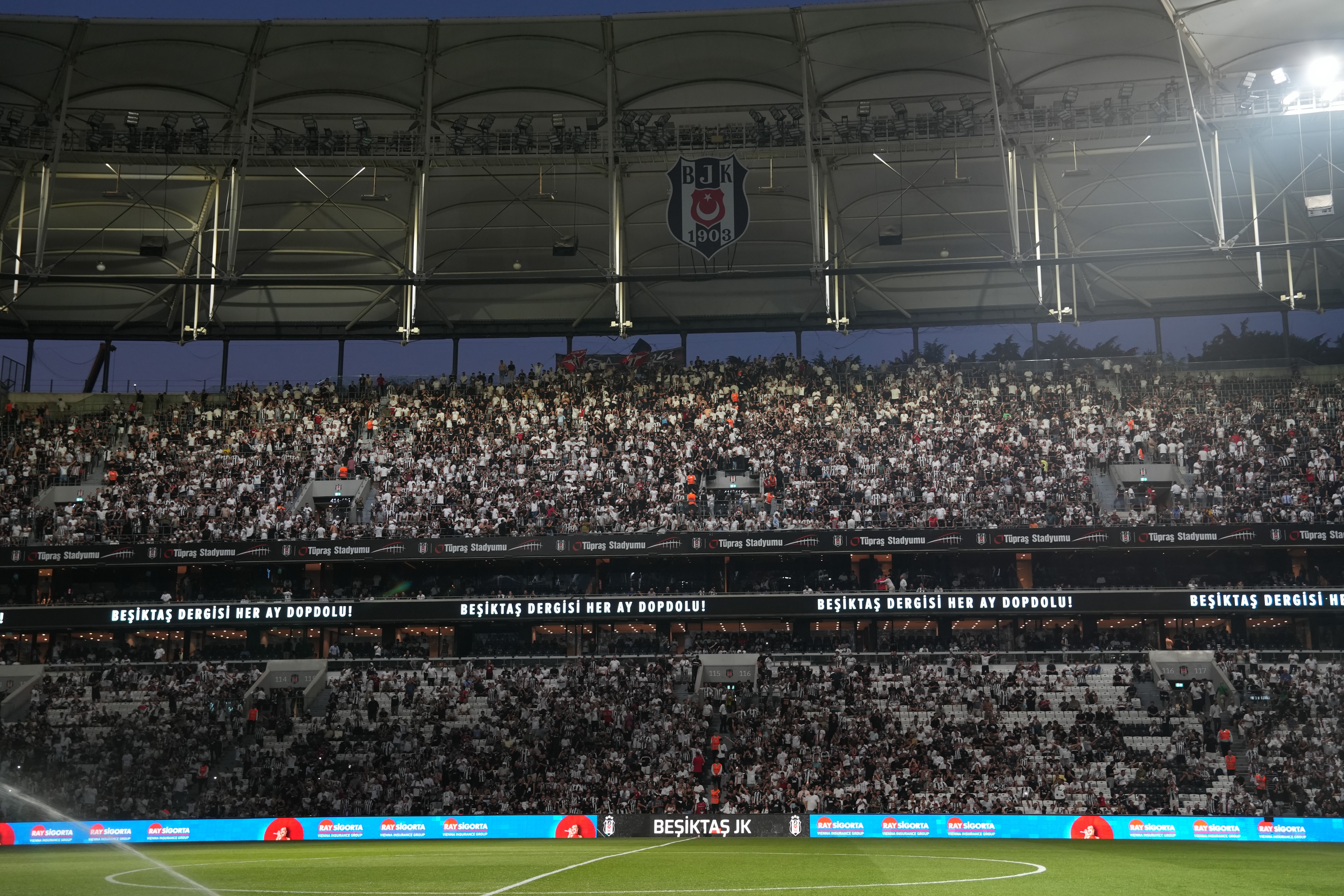 Beşiktaş'ın Shakhtar Donetsk maçı bilet fiyatları belli oldu