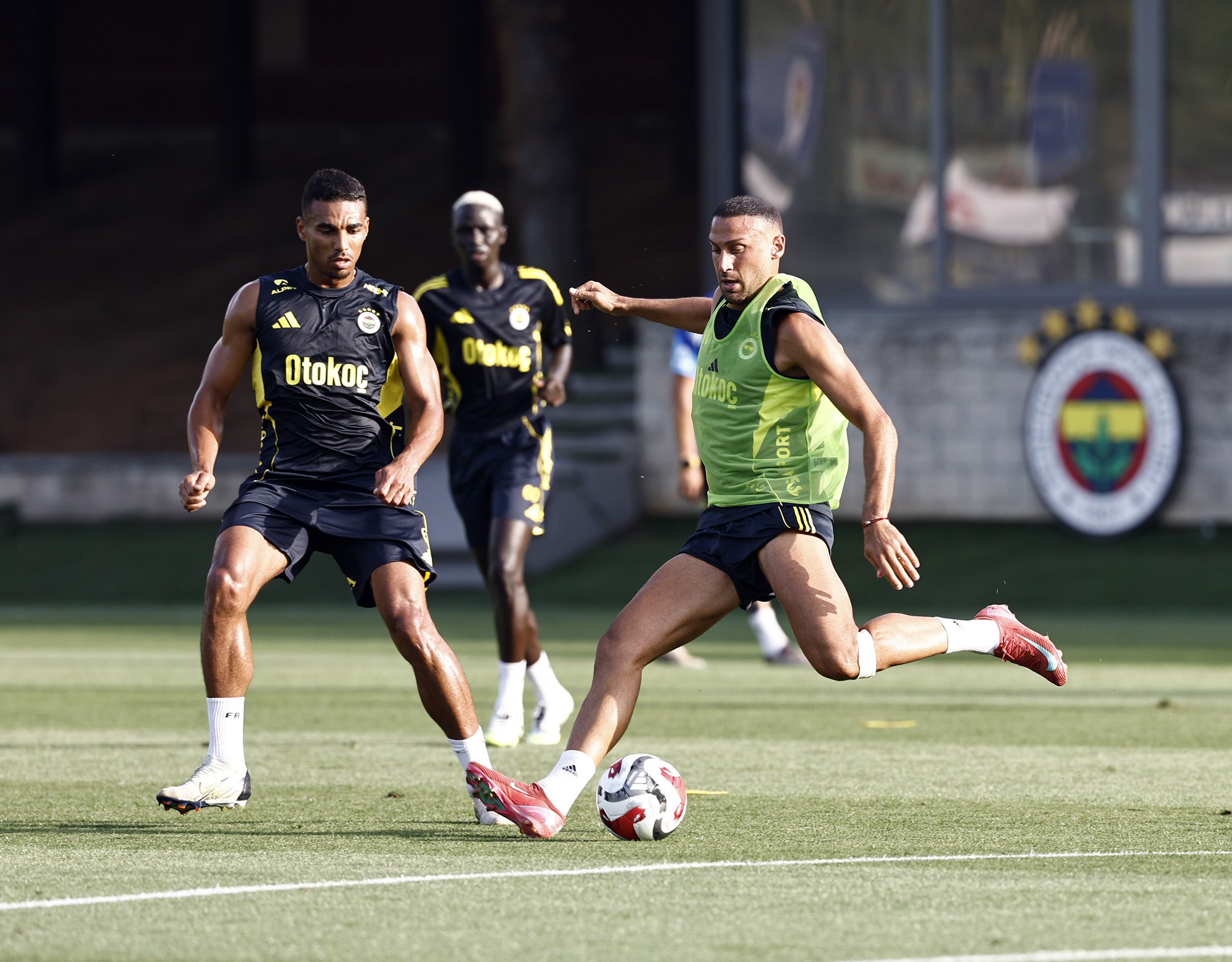 Fenerbahče je po pripravah na Portugalskem nadaljeval treninge v Istanbulu