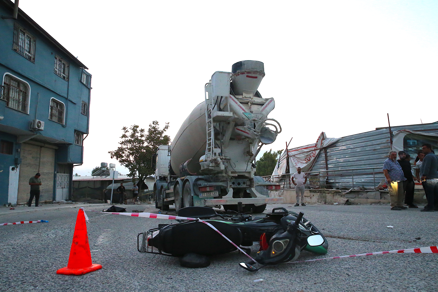 Hatay: Nesreča s tovornjakom za beton terjala smrtne žrtve