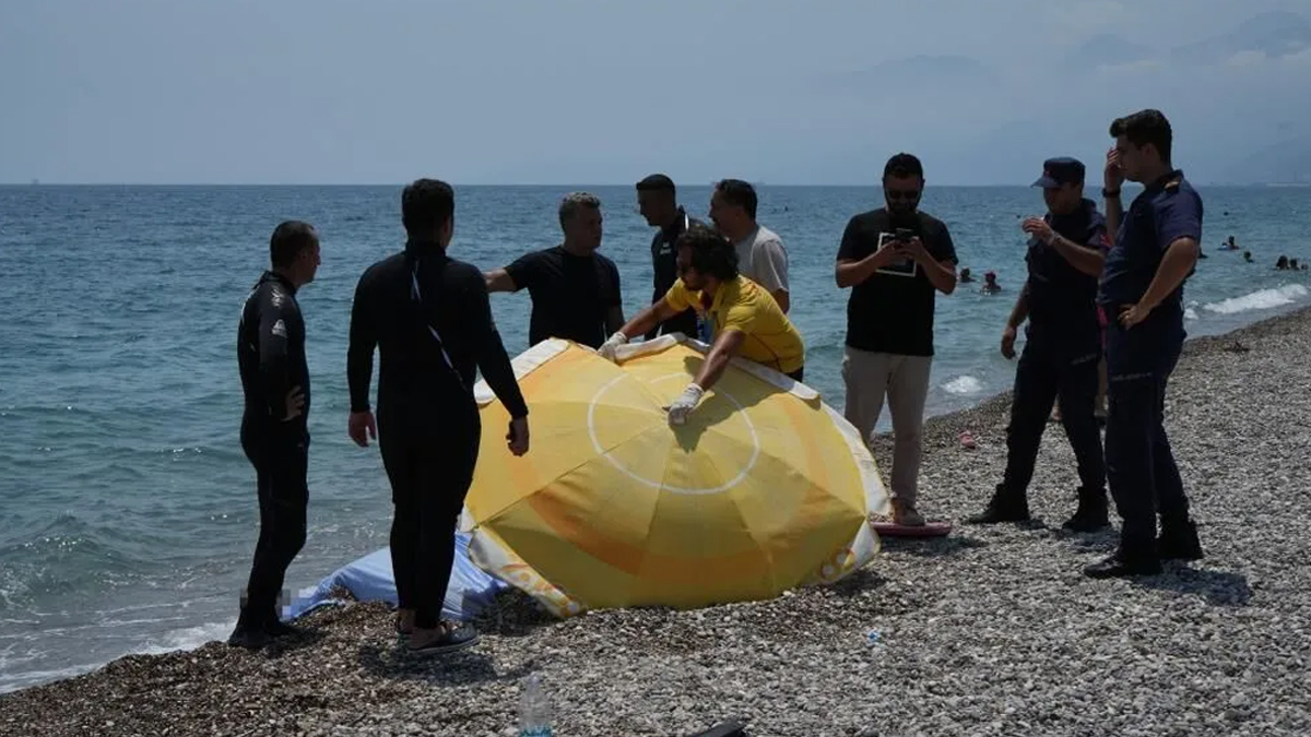 Na obali v Antalyi odkrili truplo moškega