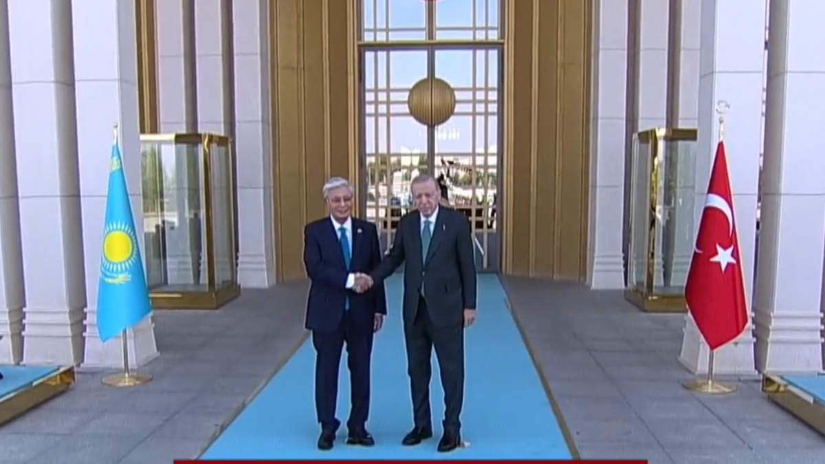 Kazakistan Cumhurbaşkanı Ankara'da... Başkan Erdoğan'dan resmi karşılama