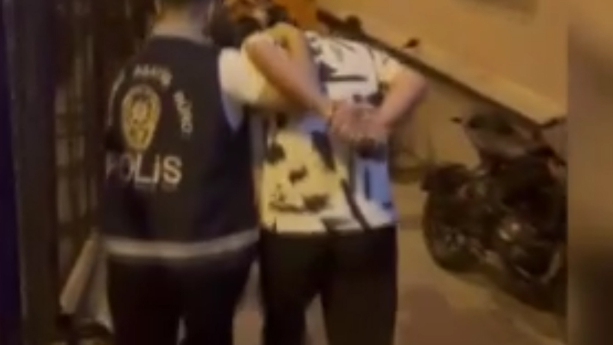 Dva osumljenca pridržana po streljanju v trgovini s pohištvom v Beyoğlu