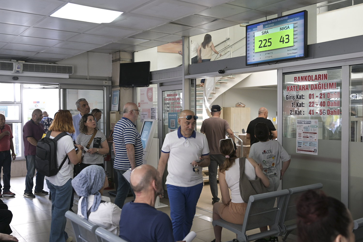 Eski tip sürücü belgelerinin yenilenmesi için verilen süre yarın sona eriyor