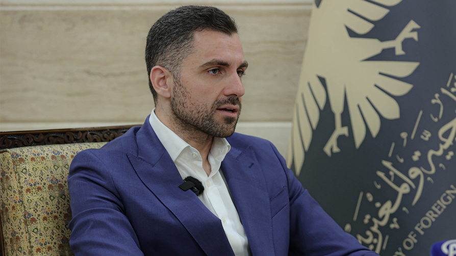 Osmanlı'nın güney sınırlarını işaret etti: Türkiye gelecekte kilit rol oynayacak