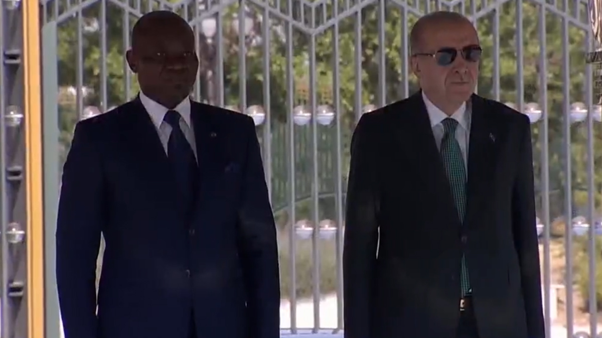 Gabonski predsednik Nguema obiskal Ankaro, srečal se je s predsednikom Erdoğanom
