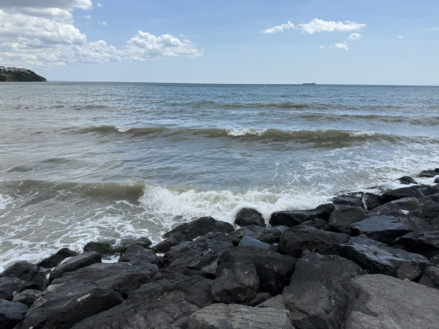 Zaradi slabih vremenskih razmer v Tekirdağu prepovedano plavanje za dva dni