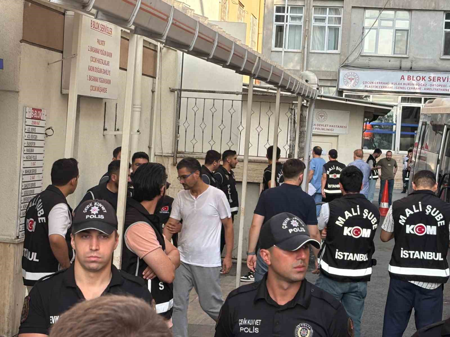 V Istanbulu 25 osumljencev predano tožilstvu zaradi goljufij na razpisih IBB