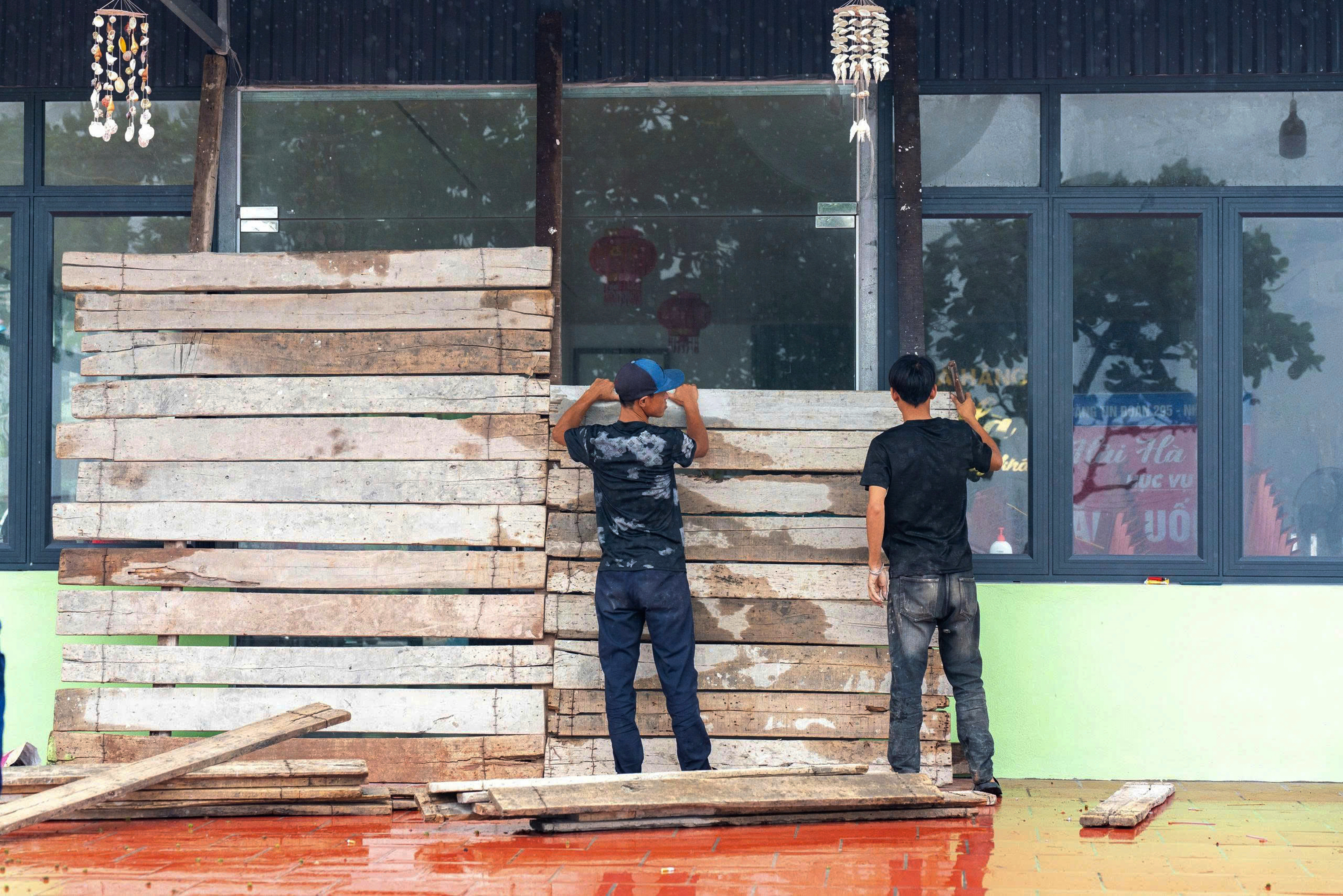 Vietnam'da şiddetli yağışlar 8 can aldı