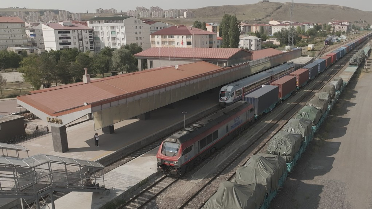Çin'den yola çıkan yük trenleri Türkiye üzerinden Avrupa'ya gidiyor