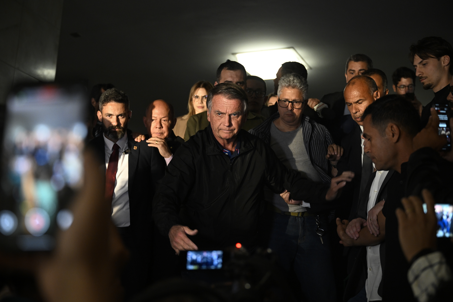 Brezilya'da Bolsonaro'ya ev hapsi cezası