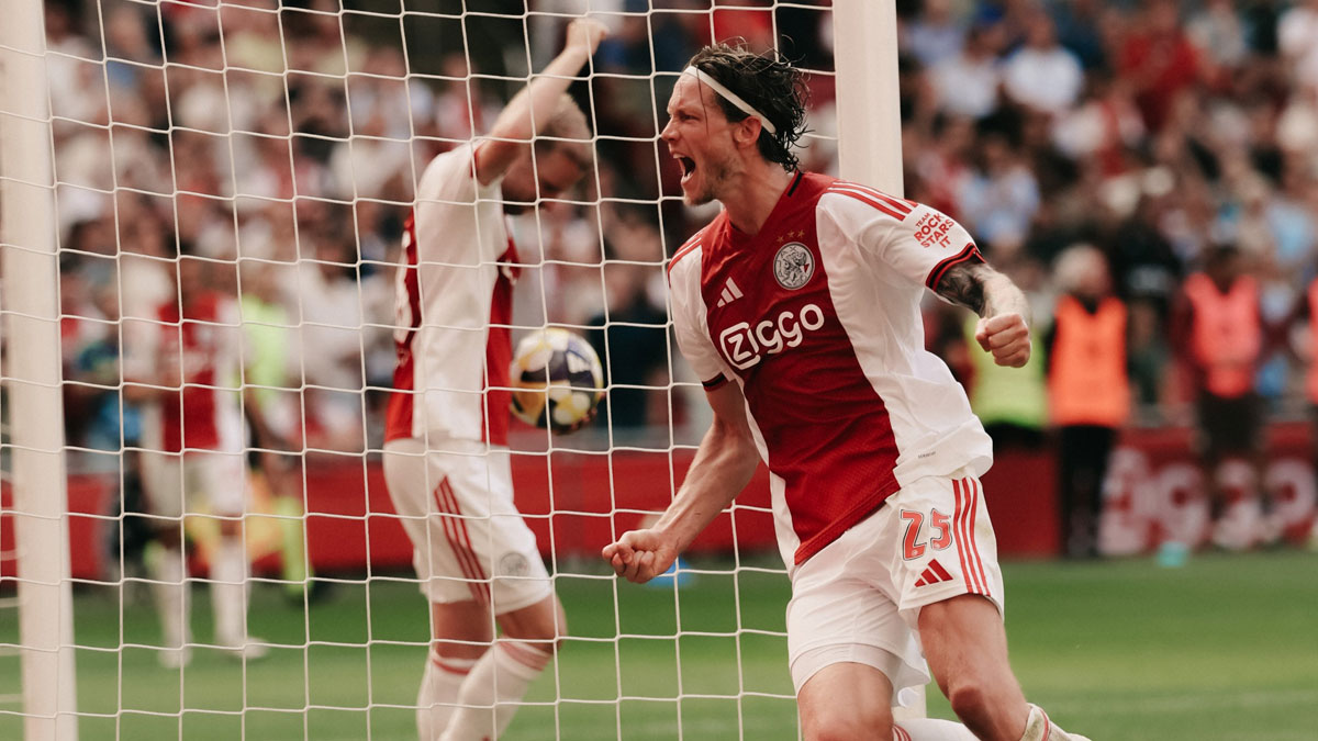 Ajax'a galibiyeti Wout Weghorst getirdi