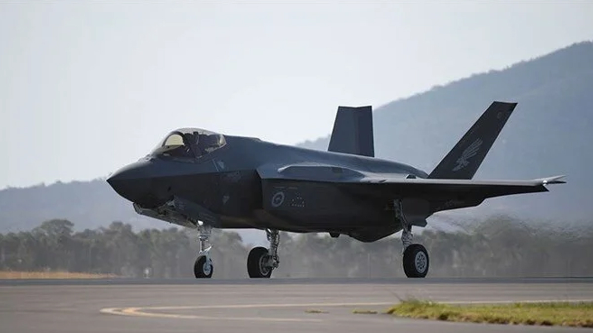 İngiliz F-35'i Japonya'da iniş yaptı