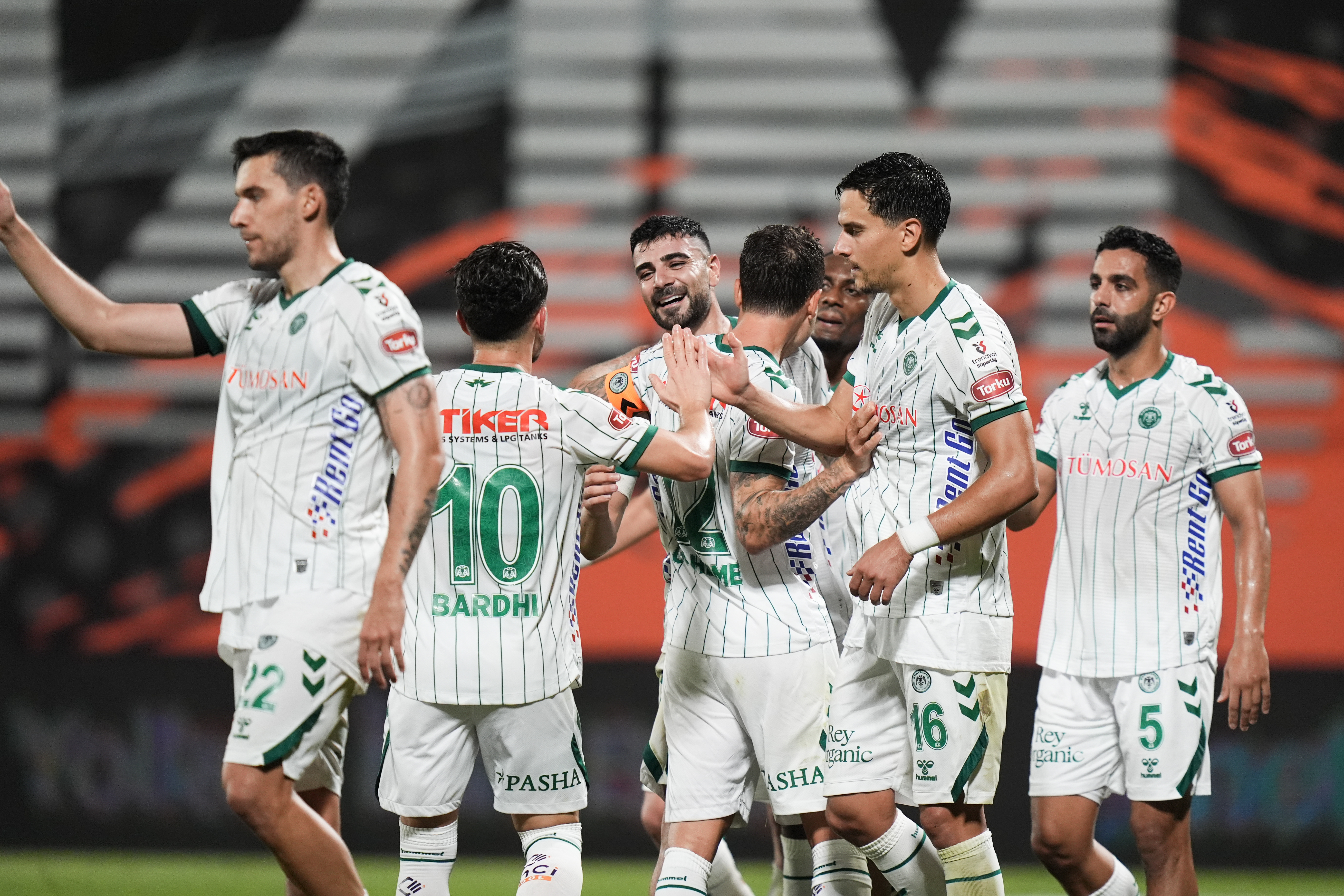 Konyaspor, Eyüpspor'u farklı geçti