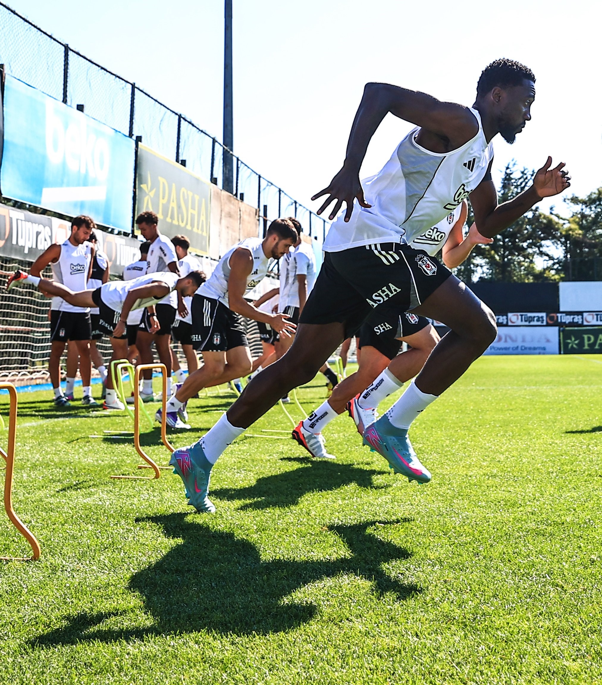 Beşiktaş se pripravlja na povratno tekmo proti St. Patrick's v Konferenčni ligi