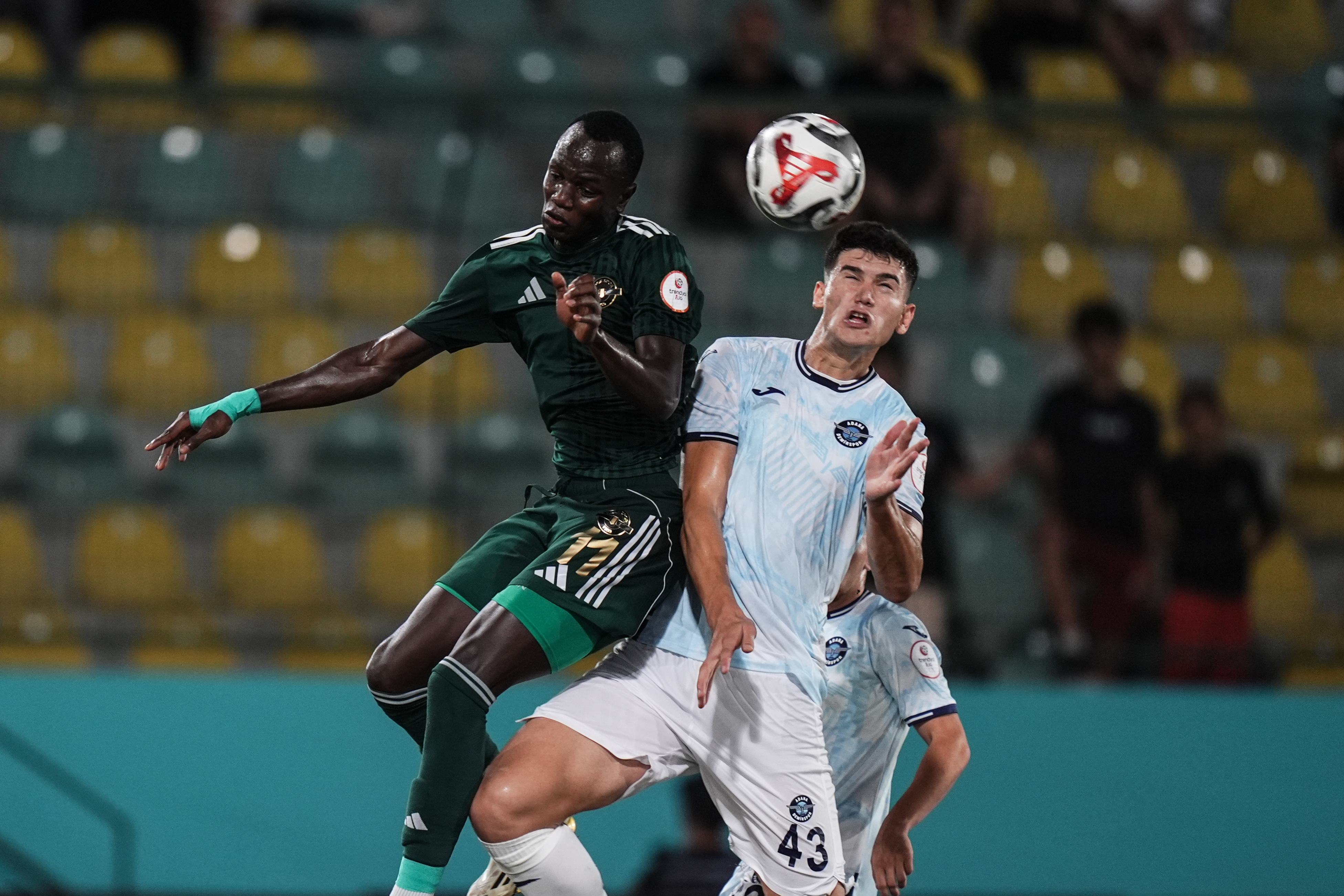 Esenler Erokspor in Adana Demirspor remizirala v 1. ligi