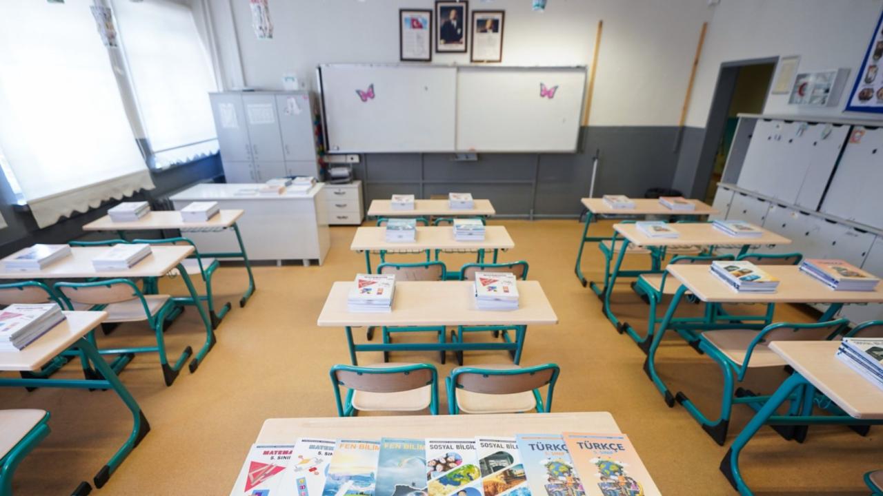 Özel okulların ders kitabı soygununa son! MEB talimat verdi, sıkı denetim başladı