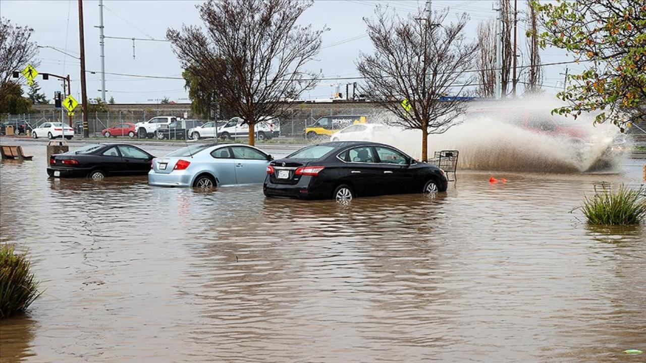 Tennessee'de sel felaketi 3 can aldı