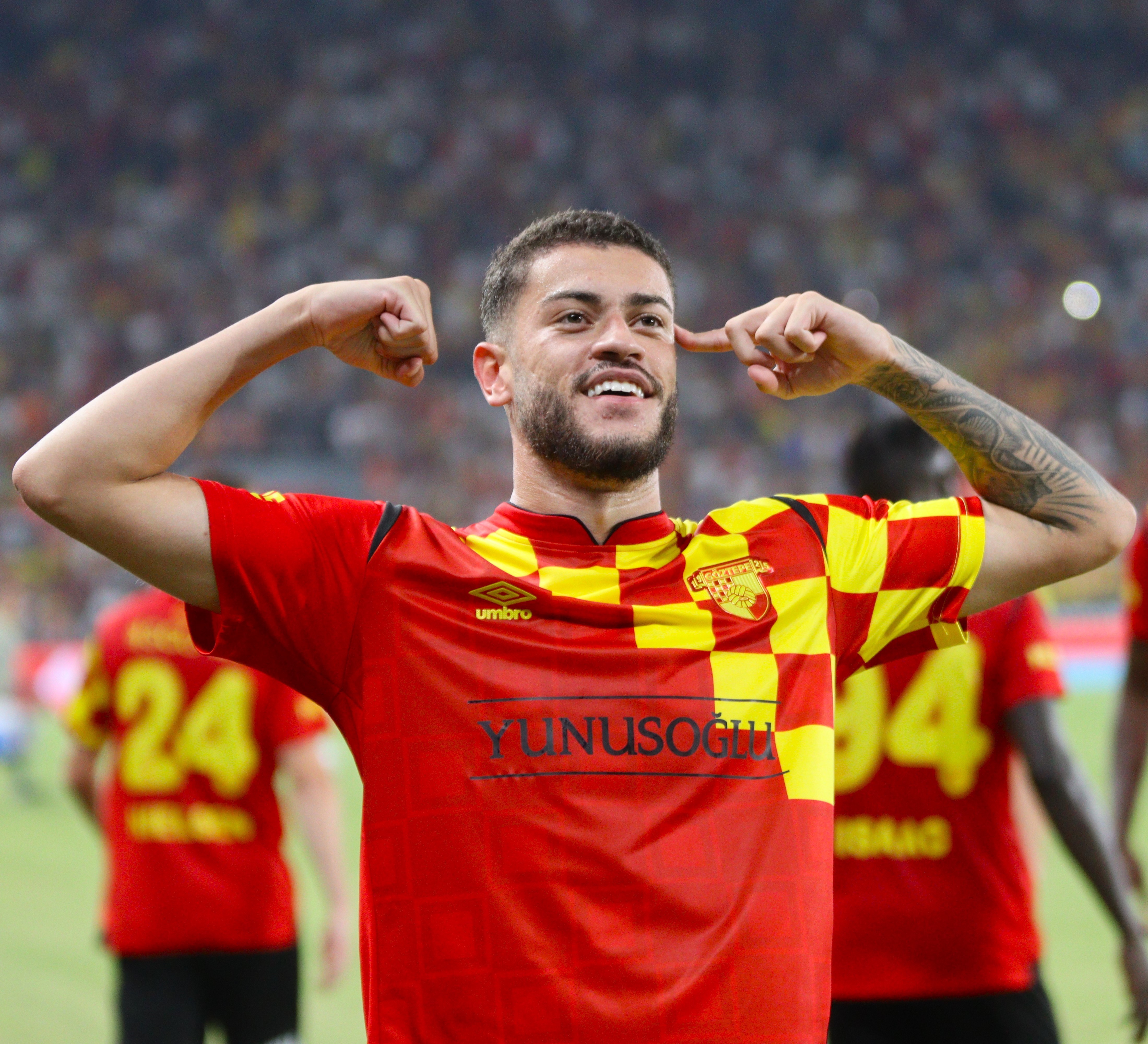 Transferi duyurdular! Romulo rekor bedelle gidiyor