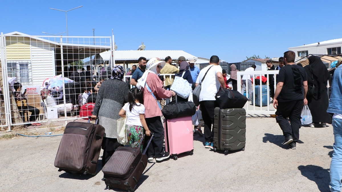 Po decembru 2024 se je v Sirijo vrnilo več kot 411.000 Sirijcev