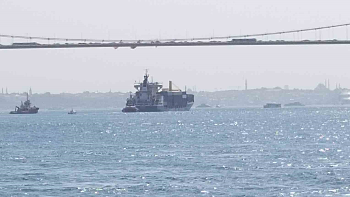 Zaradi okvare tankerja za nafto zaprt Bospor