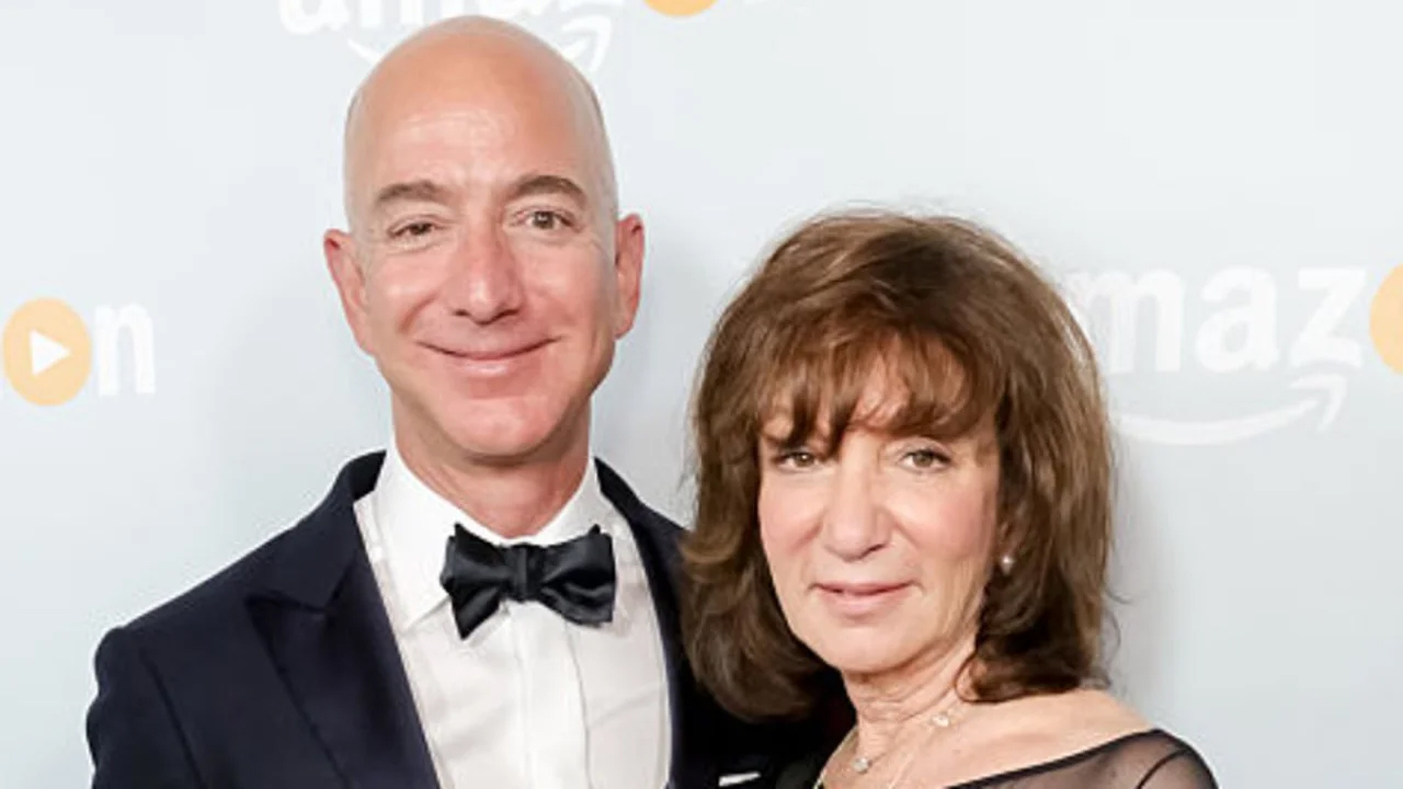 ABD'li milyarder Jeff Bezos'un annesi hayatını kaybetti