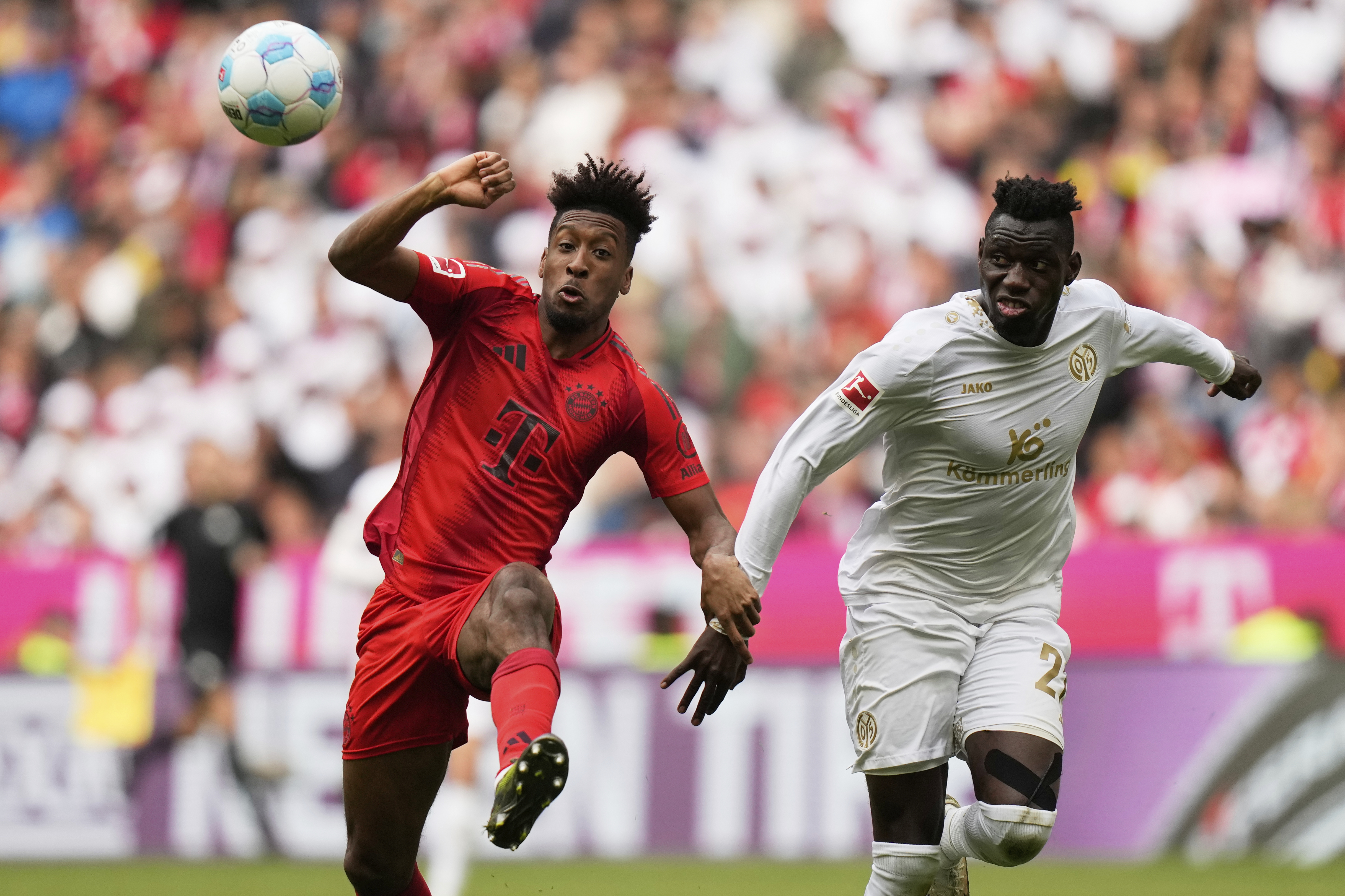 Al Nassr, Coman'ı transfer etti