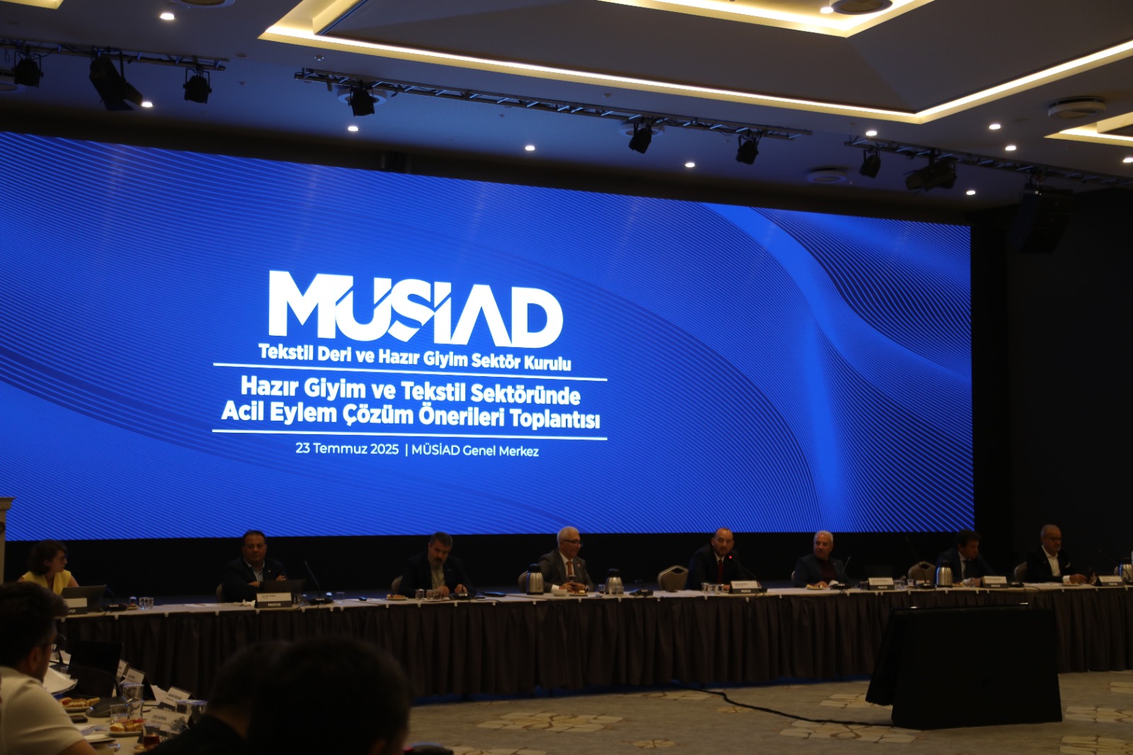 MÜSİAD'da hazır giyim ve tekstil sektöründe acil eylem çözüm önerileri toplantısı gerçekleştirildi