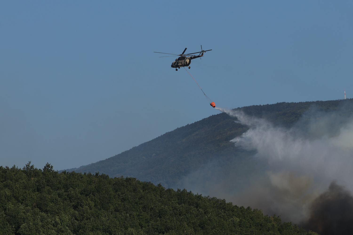 Gozdni požar v Karamürselu, Turčija, pod nadzorom