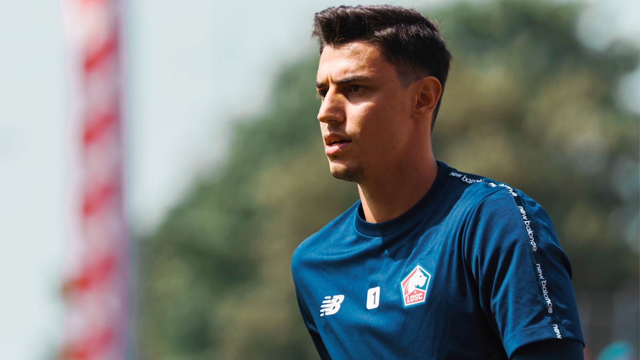 Berke Özer debitiral v Lilleu v remiju proti Brestu