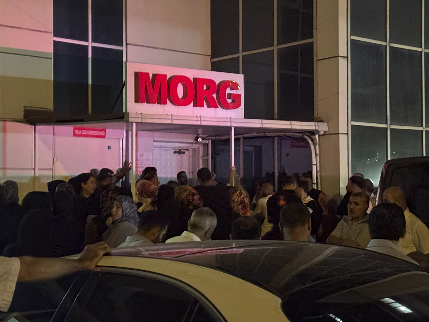 V Eyüpsultanu v Turčiji taksist umrl v oboroženem napadu, osumljenec aretiran